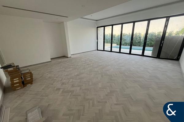 Single Row Upgraded | THK | 3 Bed + M | Pool